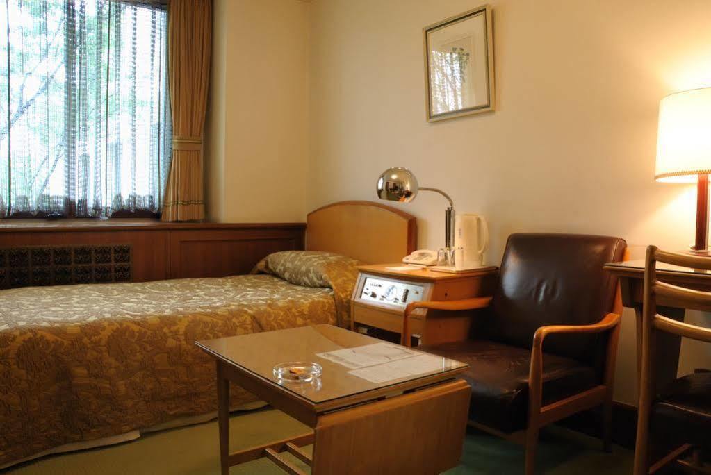 Hilltop Hotel Präfektur Tokio Exterior foto